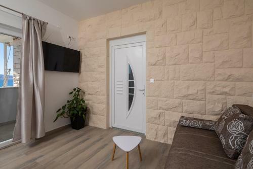 Apartments 20 Meters From The Beach