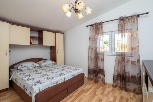 Apartment Mali Pariz