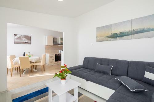 Apartment Mali Pariz