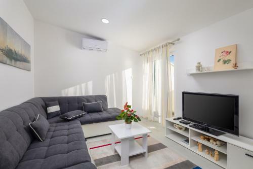 Apartment Mali Pariz