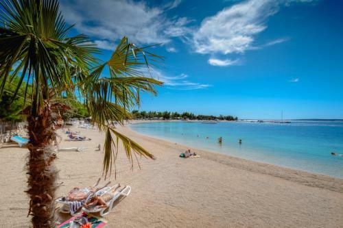 Apartamento J.b. Beachfront Suites