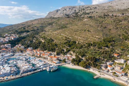 L.b. Beach Apartment