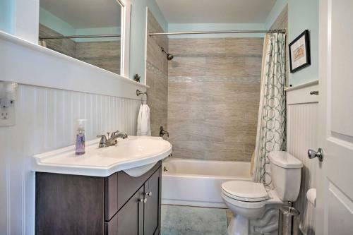 Urbanna Cottage With Private Yard And Water Views