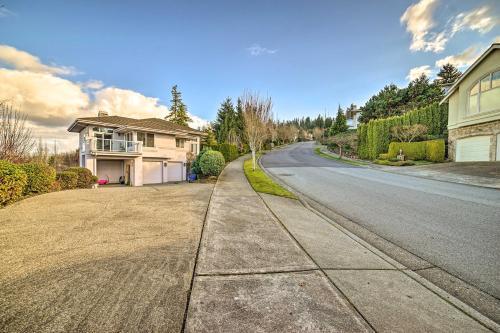 Luxury Bellevue Getaway With Lake And Mtn Views!