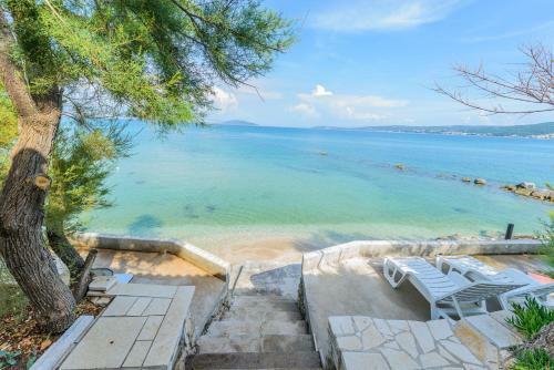 Apartamento Beachfront Villa Mihovil - With Private Pool