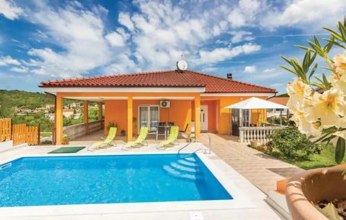 Holiday House Marika
