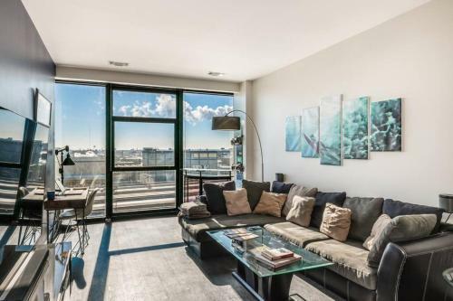 Apartamento Upscale - Modern King Suite - Heated Parking