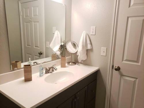 Spacious Home Near World Class Ski Resorts!