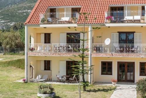 Albouro Sea Front Apartments