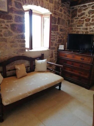 Secluded House With A Parking Space Gromin Dolac, Hvar - 16688
