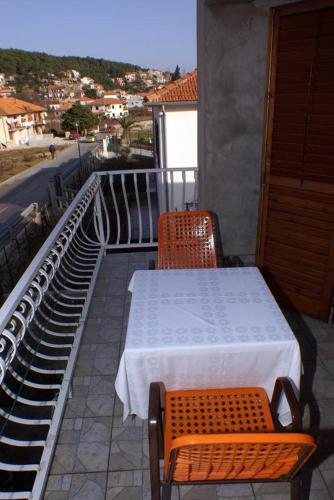 Apartments With A Parking Space Jelsa, Hvar - 4028