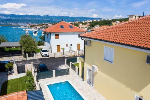 Beach Villa Oasis With Swimming Pool, Sup & Seaview