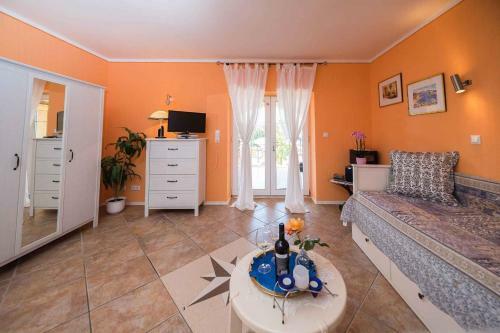 Apartment In Klenovica 15399