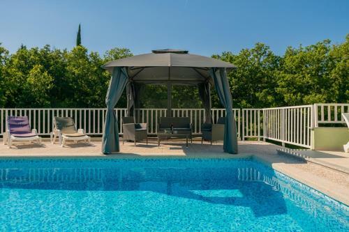 Villa "four M"