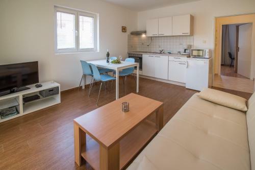 Apartments Sanjin