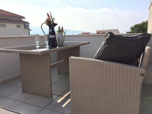 Apartment Marina Komiza