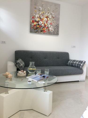Apartment Marina Komiza