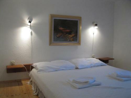 Hostal Apartments Bako Komiza