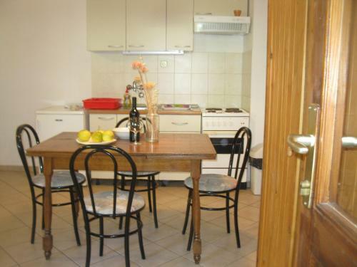 Hostal Apartments Bako Komiza