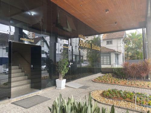 Apartamento Ap Completo, Confort�vel E Bem Localizado Com Vaga De Garagem