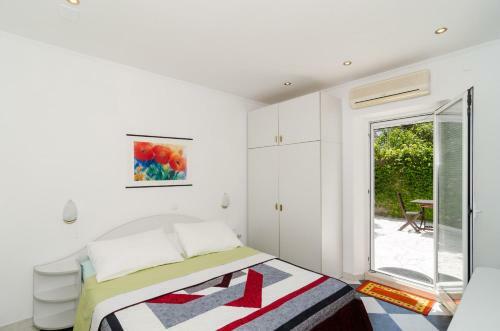 Wisteria Apartment