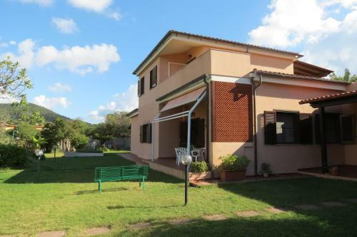 Apartamento Appartamenti Torre Di Chia