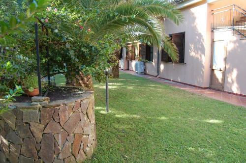 Apartamento Appartamenti Torre Di Chia
