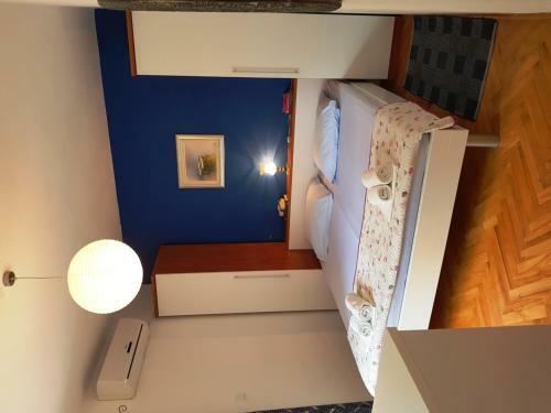 Hostal Tanya-apartments And Rooms