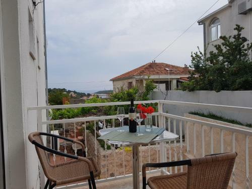 Hostal Tanya-apartments And Rooms