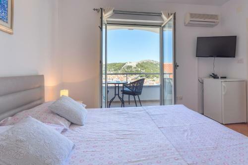 Hostal Apartments Jakic 1