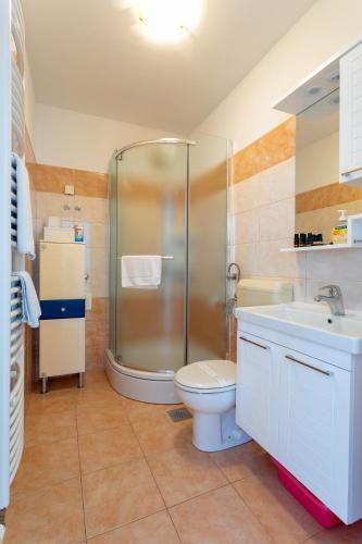 Hostal Apartments Jakic 1