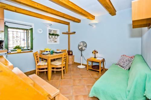 Apartamentos Central Cosy Stone House
