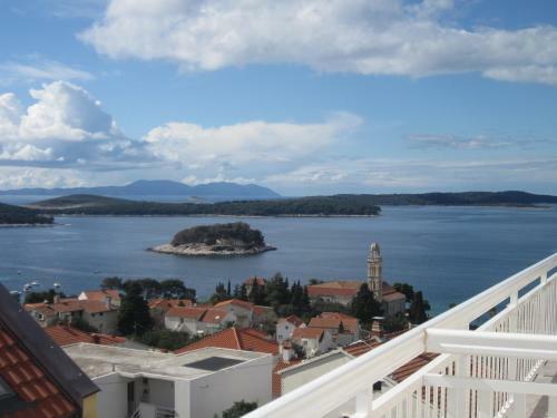 Apartmani Kre?i? 1 Hvar