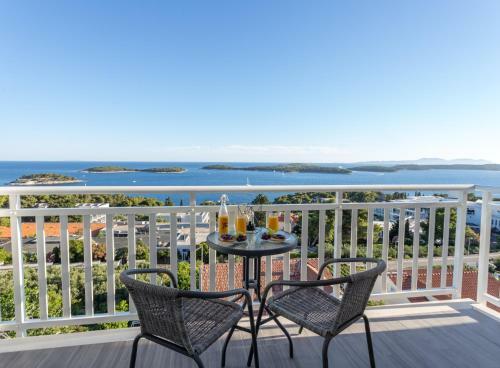 Hvar Sunrise Haven Apartments