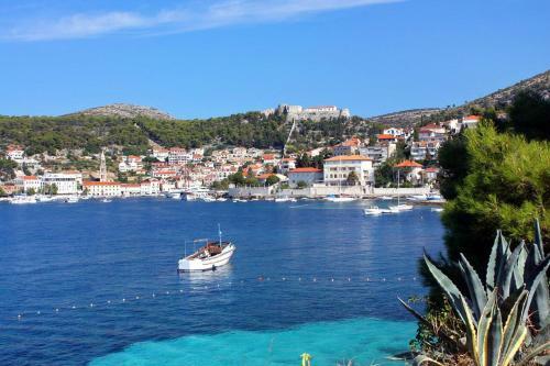 Apartments With A Parking Space Hvar - 18283