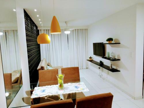 Confort�vel Apartamento Com Piscina 300mt Da Praia