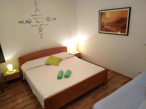 Apartments With A Parking Space Hvar - 9658