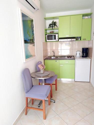 Apartments With A Parking Space Hvar - 9658