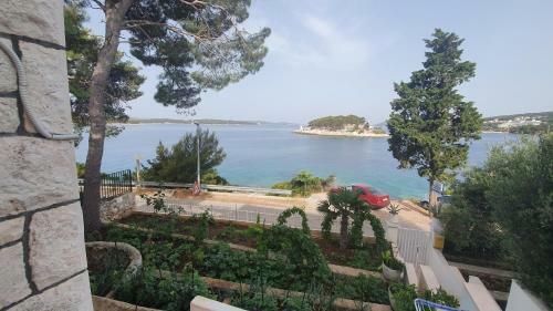 Apartamento Shabby Chic Beach Cottage Hvar