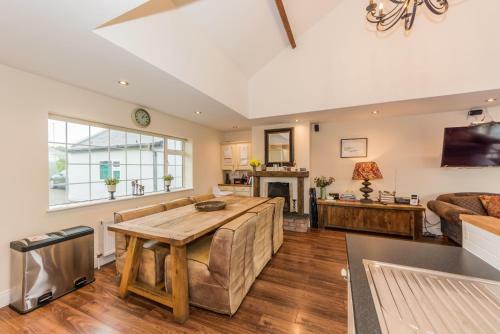 Ardkilly Ridge, Kinsale Town,sleeps 8