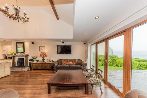 Ardkilly Ridge, Kinsale Town,sleeps 8