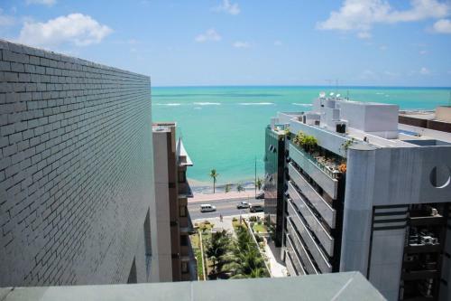 Apartamento Luxuoso Beira Mar 03 Quartos