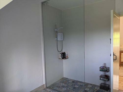 Hostal Large Double Adjacent Large Bathroom Both With Swilly Views