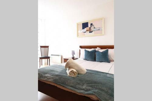 Salthill Seaside Apartment, Two Large Bedrooms.