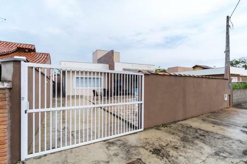 Casa Com Piscina E Churrasq Na Praia Massaguacu, Sp