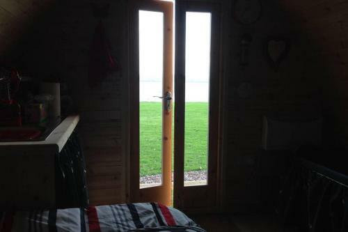 River View Log Cabin Pod - 5 Star Glamping Experience