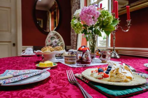Brooklawn House Bed And Breakfast