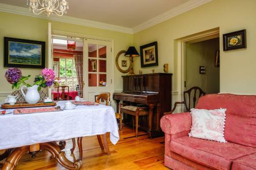 Brooklawn House Bed And Breakfast