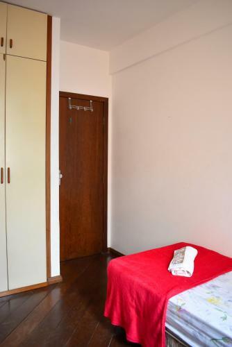 Quarto Em Apto Com Vista Para Itacolomi