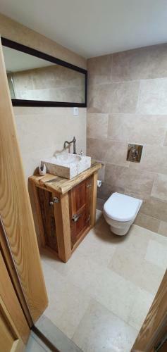 Marco's Two Storey Main Door 1 Bedroom Duplex Apartment